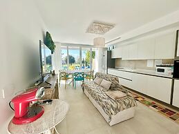 Golden Hour Retreat Lagoon View Villa With Pool