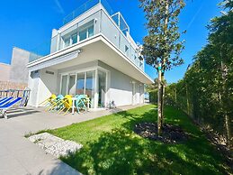 Golden Hour Retreat Lagoon View Villa With Pool