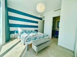 Golden Hour Retreat Lagoon View Villa With Pool