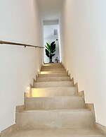 Golden Hour Retreat Lagoon View Villa With Pool