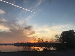 Golden Hour Retreat Lagoon View Villa With Pool