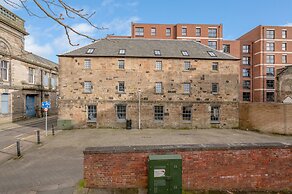 314 Reid's Corner - by Stay Dunfermline