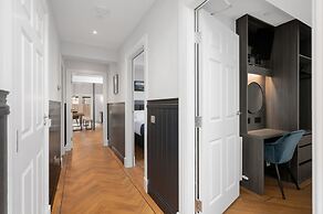 314 Reid's Corner - by Stay Dunfermline