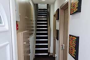 Surebillionaire Home Deluxe Queen Studio