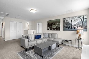 Champions Gate Oasis: Private Pool & Arcade Fun! 6 Bedroom Villa by Re