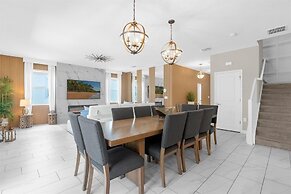 Champions Gate Oasis: Private Pool & Arcade Fun! 6 Bedroom Villa by Re