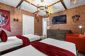 Champions Gate Oasis: Private Pool & Arcade Fun! 6 Bedroom Villa by Re