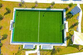 Champions Gate Oasis: Private Pool & Arcade Fun! 6 Bedroom Villa by Re