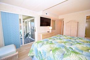 Harbour Island 305l 3 Bedroom Condo by RedAwning