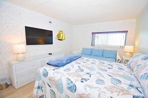 Harbour Island 305l 3 Bedroom Condo by RedAwning