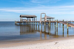 Chele's Bayside Cottage - 2304 Island Shores Dr 4 Bedroom Home by RedA