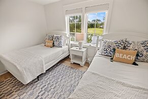 1322 Laurel Grove 3 Bedroom Home by RedAwning