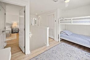 1322 Laurel Grove 3 Bedroom Home by RedAwning