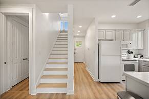 1322 Laurel Grove 3 Bedroom Home by RedAwning