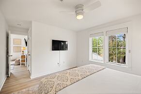 1322 Laurel Grove 3 Bedroom Home by RedAwning