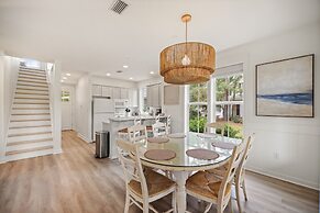 1322 Laurel Grove 3 Bedroom Home by RedAwning