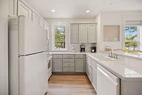 1322 Laurel Grove 3 Bedroom Home by RedAwning