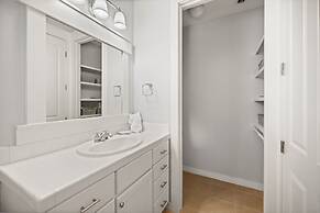 1322 Laurel Grove 3 Bedroom Home by RedAwning