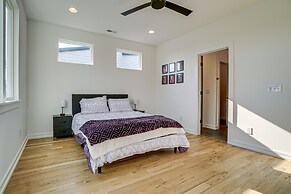 Sleek + Modern Nashville Home: Walk to Marathon!