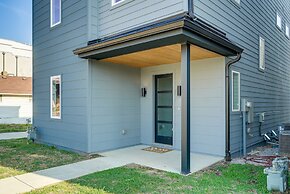 Sleek + Modern Nashville Home: Walk to Marathon!