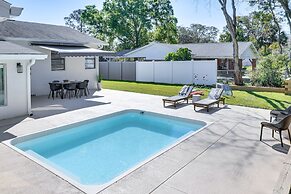 Lakeland Retreat w/ Private Pool & Yard Games!