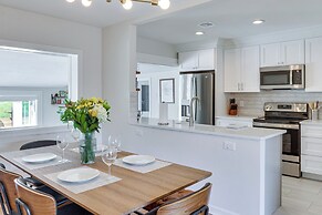 Lakeland Retreat w/ Private Pool & Yard Games!