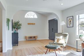 Lakeland Retreat w/ Private Pool & Yard Games!