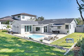 Lakeland Retreat w/ Private Pool & Yard Games!