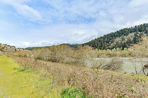 Cozy Norcal Cottage: 2 Mi to Redwoods & Beaches!