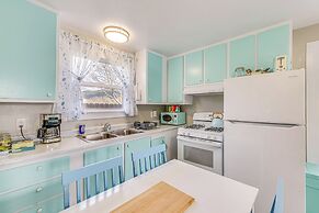 Cozy Norcal Cottage: 2 Mi to Redwoods & Beaches!