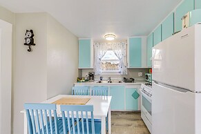 Cozy Norcal Cottage: 2 Mi to Redwoods & Beaches!
