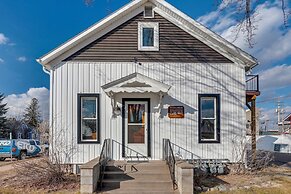 Pet-friendly Minocqua Home: Walk to Lake & Dining!