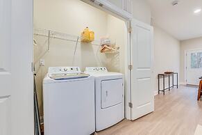 Family-friendly Home ~ 5 Mi to UNC Charlotte!