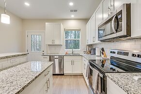 Family-friendly Home ~ 5 Mi to UNC Charlotte!