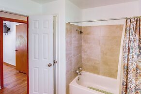 4 Mi to Magnolia Market: Family-friendly Waco Home