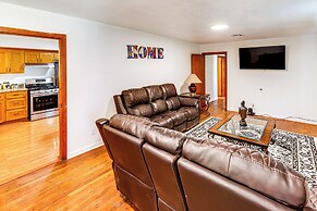 4 Mi to Magnolia Market: Family-friendly Waco Home