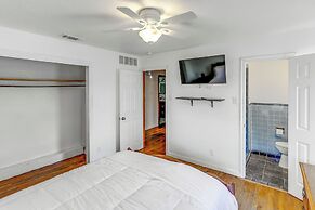 4 Mi to Magnolia Market: Family-friendly Waco Home