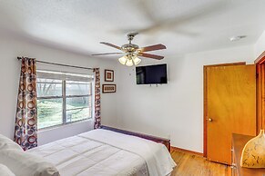 4 Mi to Magnolia Market: Family-friendly Waco Home