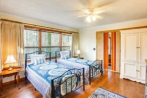 Dog-friendly Newland Cabin w/ Deck + Lake Access!
