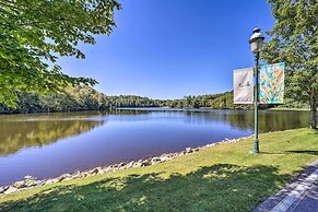 Dog-friendly Newland Cabin w/ Deck + Lake Access!