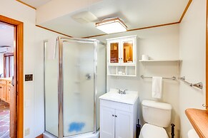 Dog-friendly Newland Cabin w/ Deck + Lake Access!