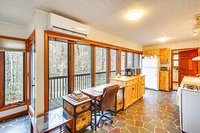 Dog-friendly Newland Cabin w/ Deck + Lake Access!