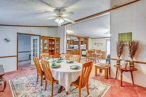 Georgetown Home w/ Deck ~ 13 Mi to Black River!
