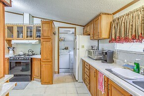 Georgetown Home w/ Deck ~ 13 Mi to Black River!