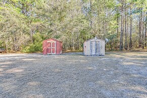 Georgetown Home w/ Deck ~ 13 Mi to Black River!