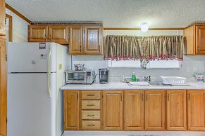 Georgetown Home w/ Deck ~ 13 Mi to Black River!