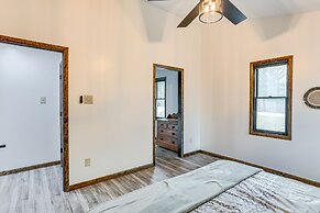 'the Duck Farm' Sugar Tree Hideaway w/ Yard!