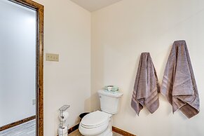 'the Duck Farm' Sugar Tree Hideaway w/ Yard!