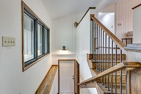 'the Duck Farm' Sugar Tree Hideaway w/ Yard!