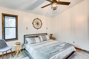 'the Duck Farm' Sugar Tree Hideaway w/ Yard!